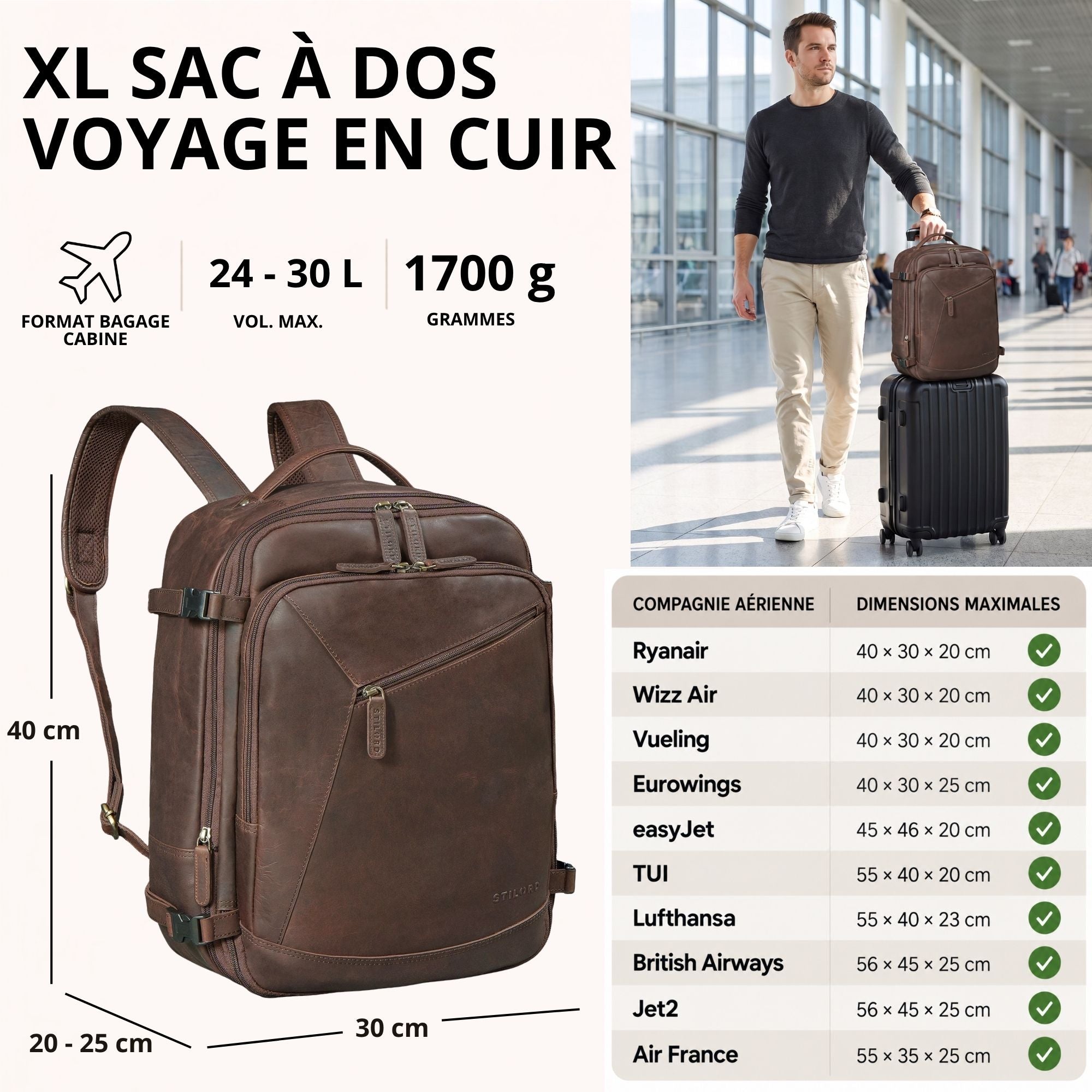 XL Reisrucksack aus braunem Leder, Frontansicht mit Reißverschlusstaschen; rechts Mann mit Koffer im Flughafenterminal