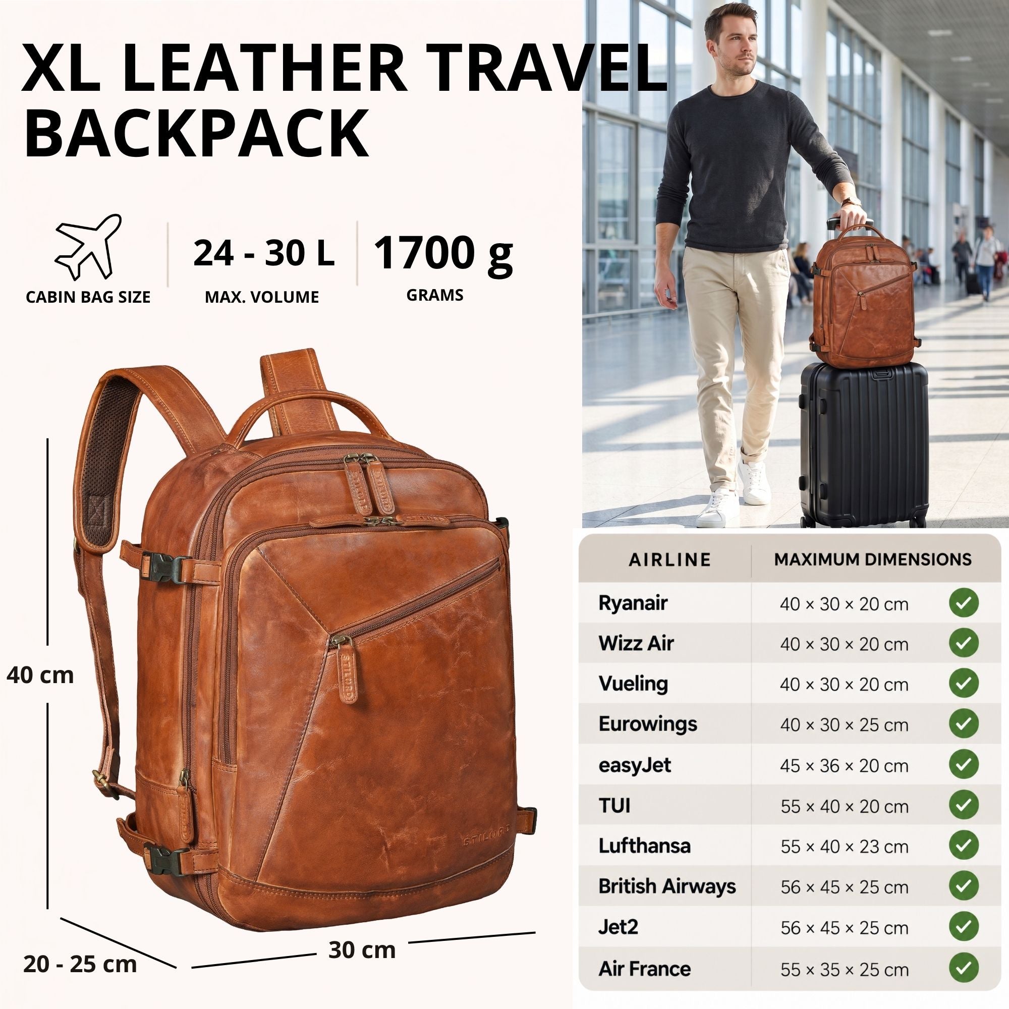 XL Rucksack aus cognacbraunem Leder, Frontal-/Dreiviertelansicht; Handgepäckmaße und Reisender mit Koffer im Flughafen