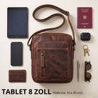 Kleine braune Lederschultertasche mit verstellbarem Riemen, Frontreißverschluss und 8-Zoll-Tablet zum Größenvergleich, STILORD-Prägung