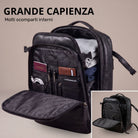 Geöffneter schwarzer Rucksack aus Leder mit Innenfächern, Organizer-Taschen und gepackter Kleidung, Frontalansicht